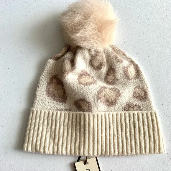 Amicale Cashmere | Accessories | Amicale 0 Cashmere Winter  display picture 3